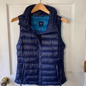GAP navy down vest - also selling in black 🤍make offer🤍